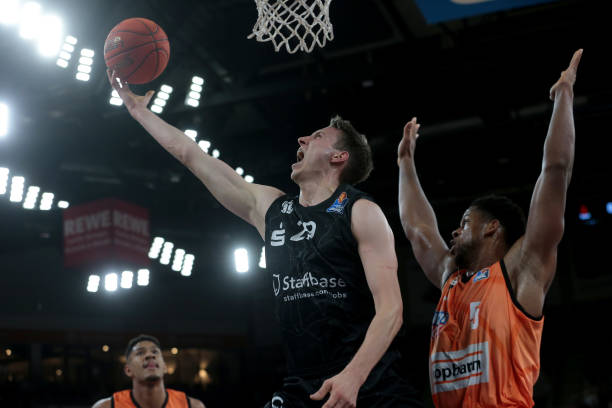 据球队内部 据球队内部